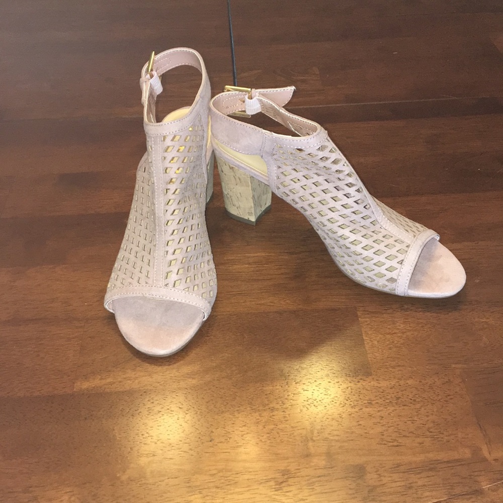 BNWOT UNISA PEEP TOE CORK-HEEL ADJUSTABLE BOOTIE